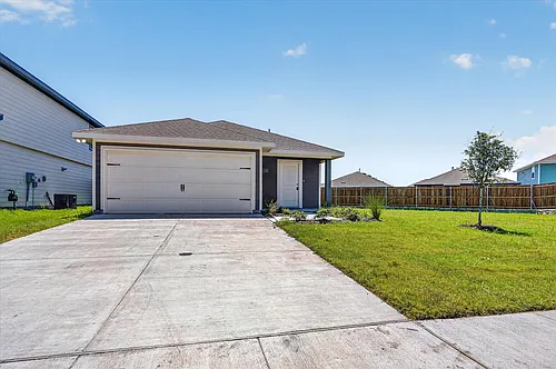 1128 Northfield Dr Photo 1