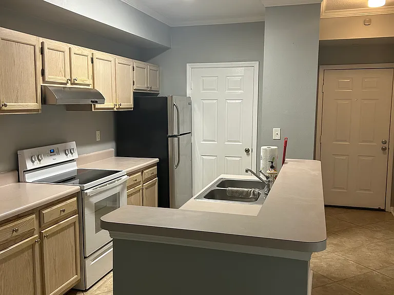 5616 Pinnacle Heights Cir #306 — Photo 1