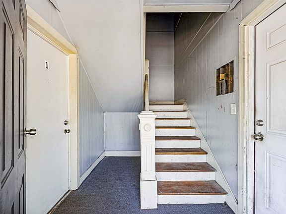 2nd image of 3607 Lee St