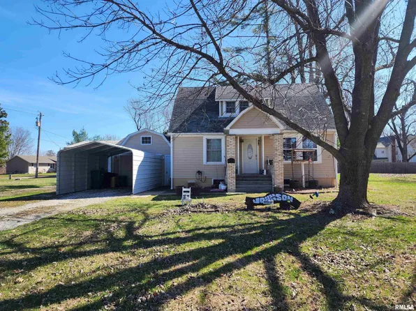 225 N Van Buren St, Blandinsville, IL 61420