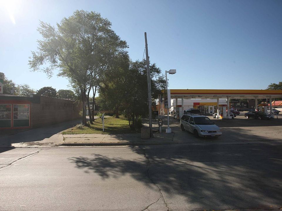 1st image of 2353 119th St