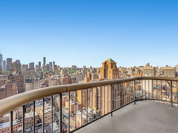 167 East 61st Street image 1 of 14