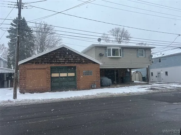 368 Schenck St, North Tonawanda, NY 14120