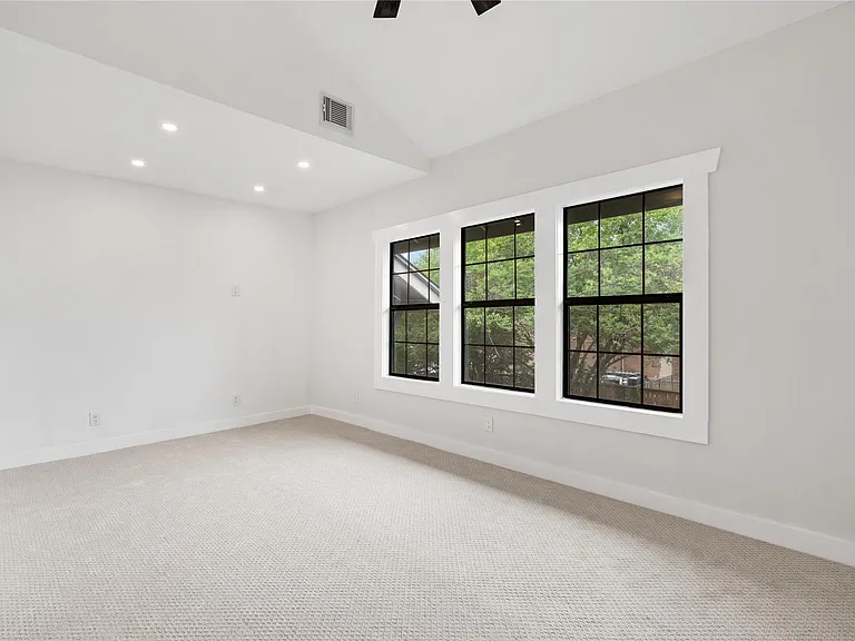 1210 Hawthorne St — Photo 23