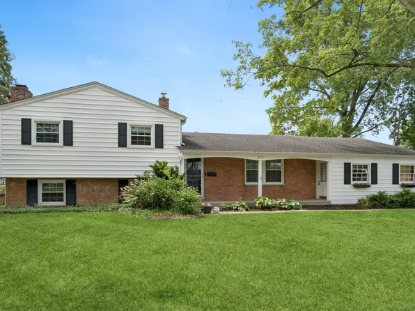 212 E 11th Ave, Naperville, IL 60563