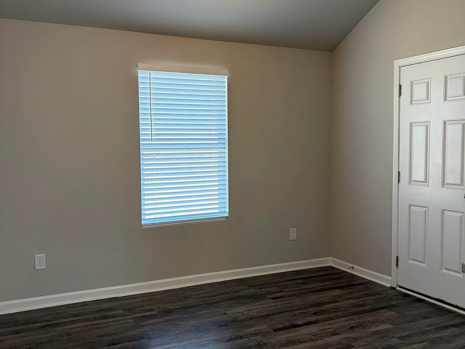 3 bed, 2.0 bath, $1,575 — Photo 3