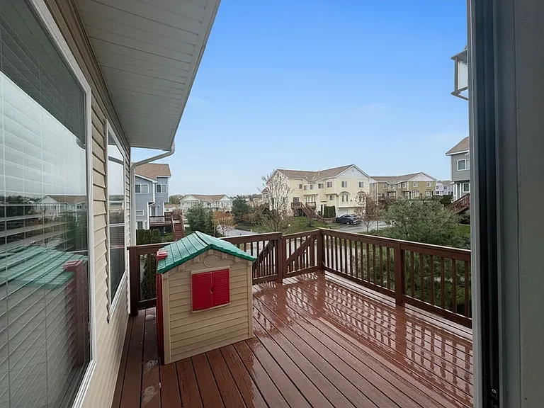 33 John Hancock Dr — Photo 23