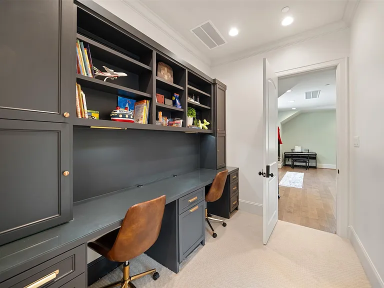 1110 Lone Star Dr — Photo 25