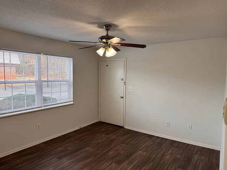 Hunting Ridge Apartments — Photo 13