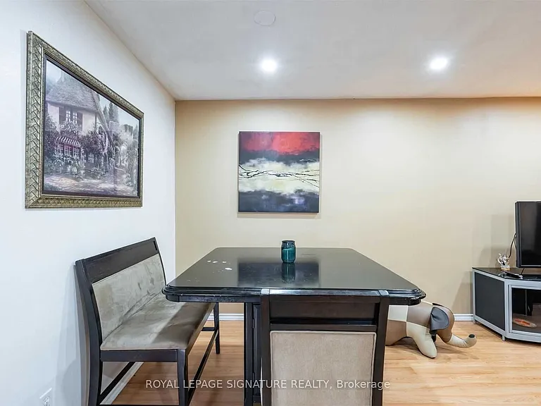 52 Buchanan Cres — Photo 5