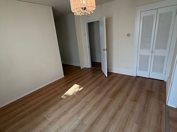 3rd image of 33 Park St Floor 1