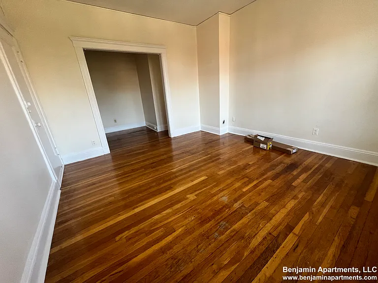 131-135 Washington St #28 — Photo 8