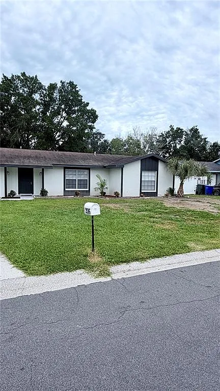 3 bed, 2.0 bath, 1112 sqft, $2,300 — Photo 2