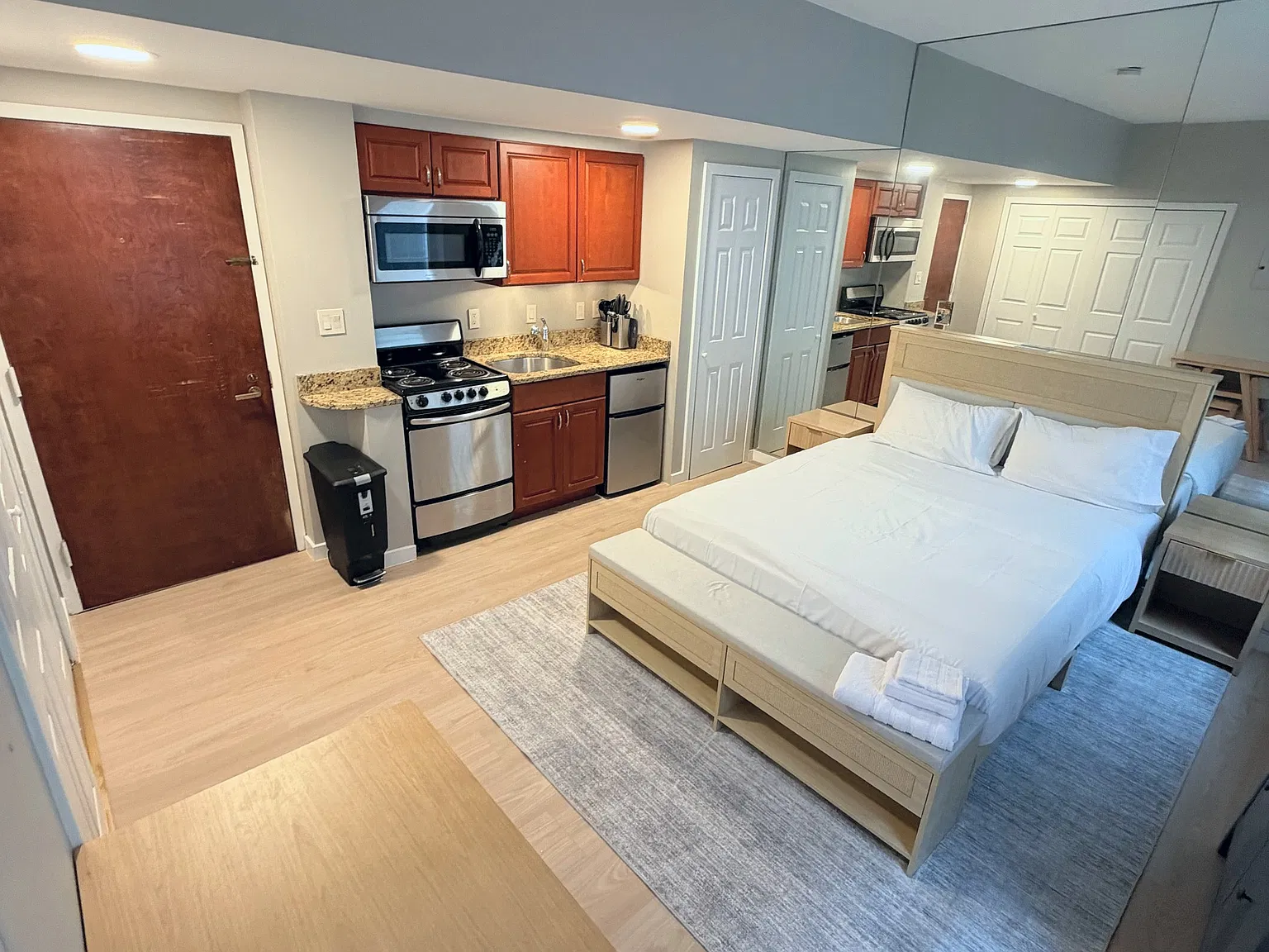 Studio, 272 sqft, $2,100 — Photo 4
