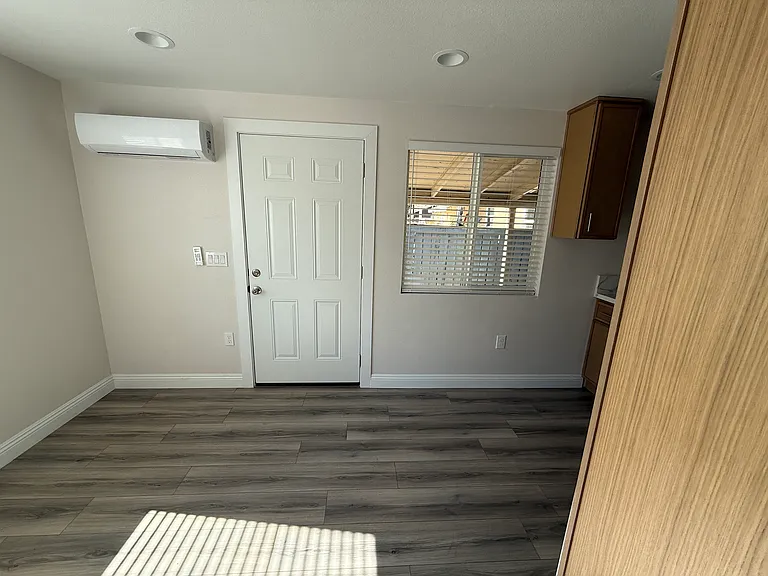 S Myrtle Ave — Photo 1