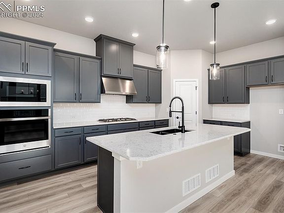 3rd image of 9166 Wolf Valley Dr