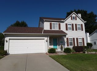 931 Westbrook Dr, South Lyon, MI 48178