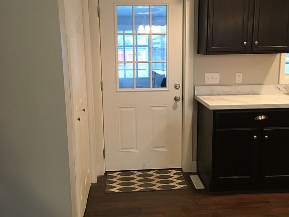 5th image of 437 W North St
