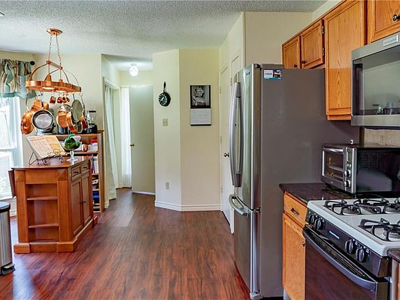 2nd image of 2817 White Oak Dr