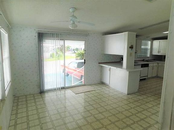 5th image of 4349 Coconut Ln