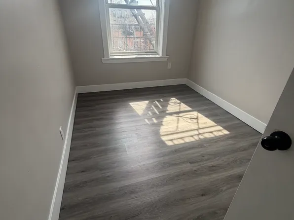 235 56th St #1B, West New York, NJ 07093