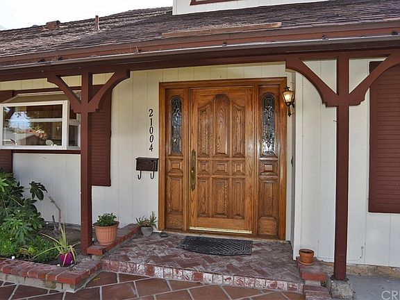 FRONT - Beautiful front door with side panels