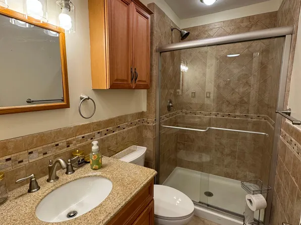 (undisclosed Address), Seaford, NY 11783