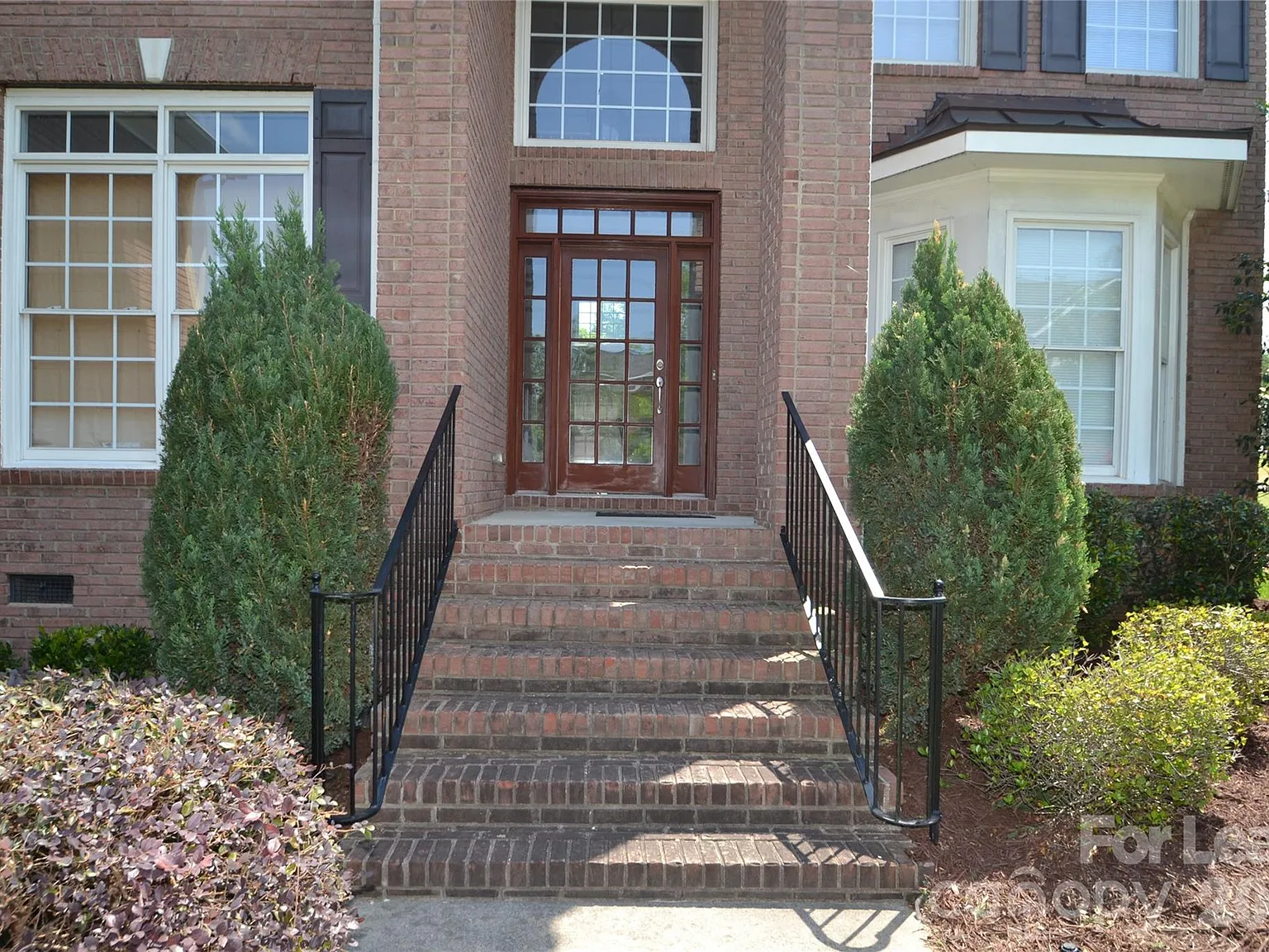 4 bed, 3.5 bath, 3632 sqft, $3,200 — Photo 3
