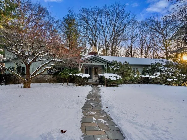 75 Maugus Ave, Wellesley, MA 02481