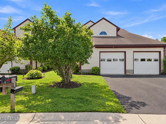 2nd image of 8 Rothwell Drive #8A