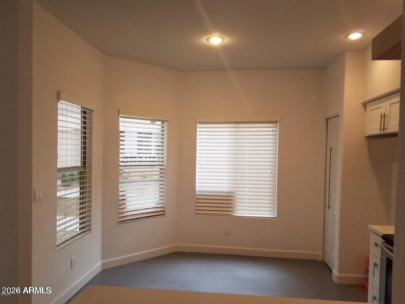 2 bed, 2.5 bath, 1293 sqft, $1,800 — Photo 2