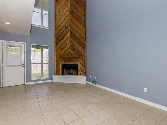 3rd image of 103 Normal Park Dr #B