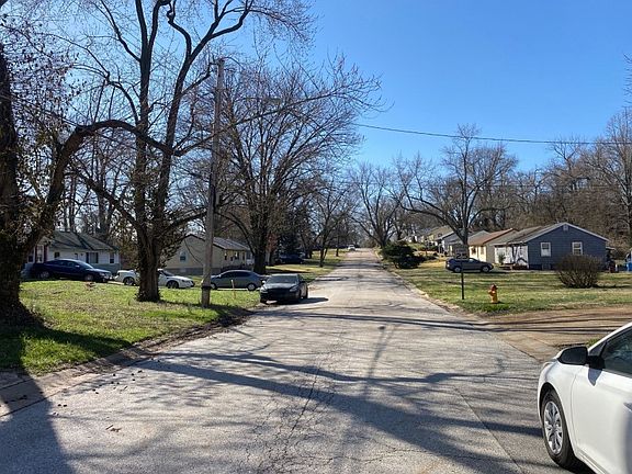 4th image of 226 S Marguerite Ave