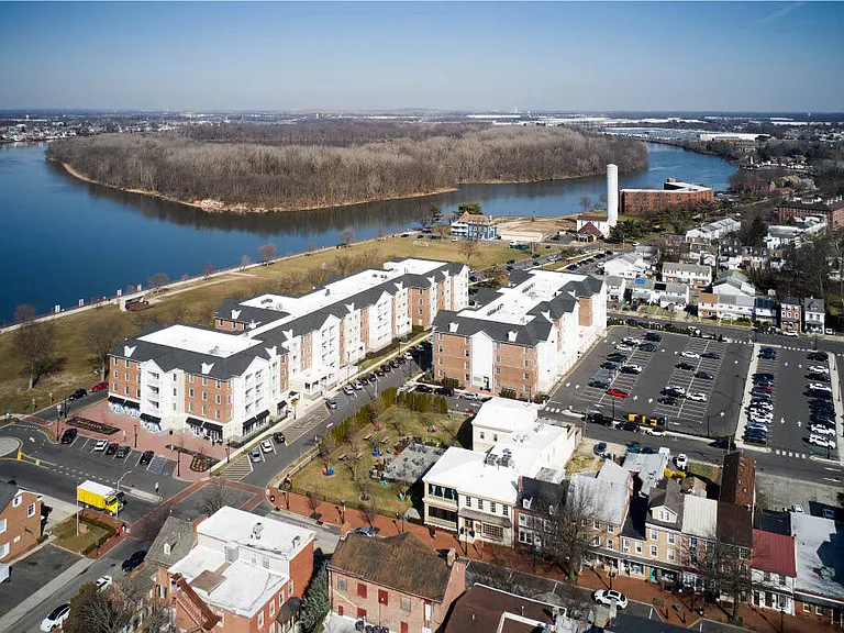 Pearl Pointe Apartments — Photo 36