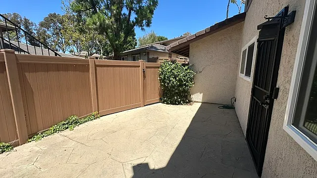 644 Thoreau Ln — Photo 4