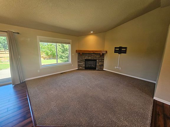 3rd image of 928 W Stirlingview Dr