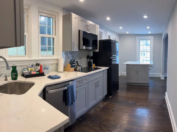 16 S Main St, Medford, NJ 08055