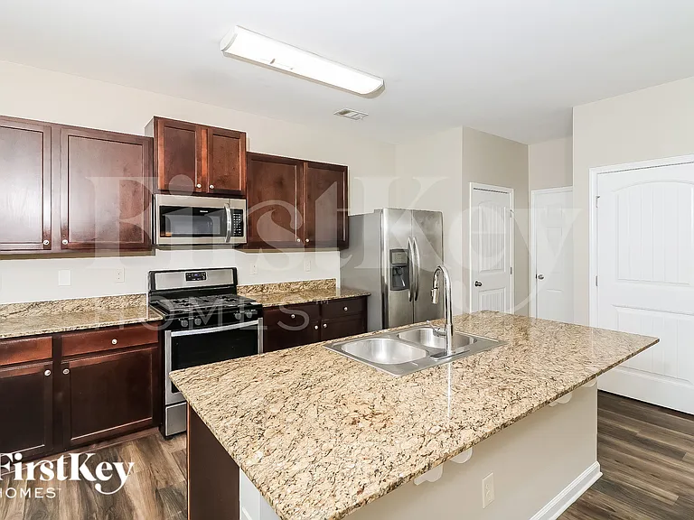 31 Wesleyan Way — Photo 9