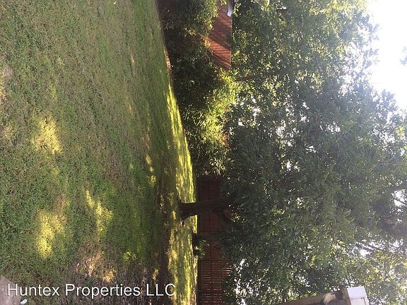 5th image of 2400 Davis Cir
