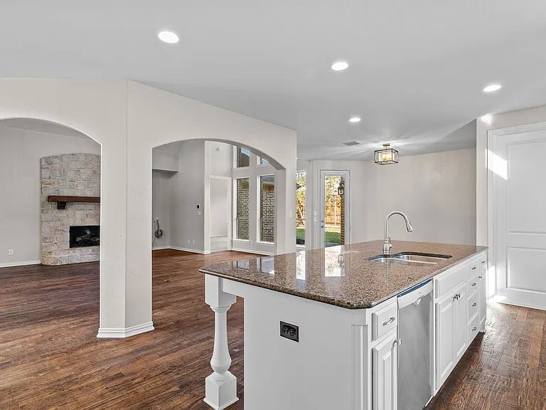 4542 Carraway Dr — Photo 19