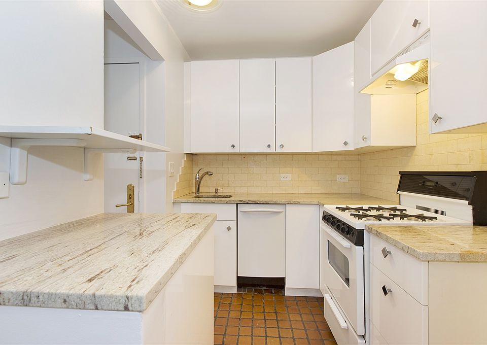 2nd image of 1991 Broadway APT 7B