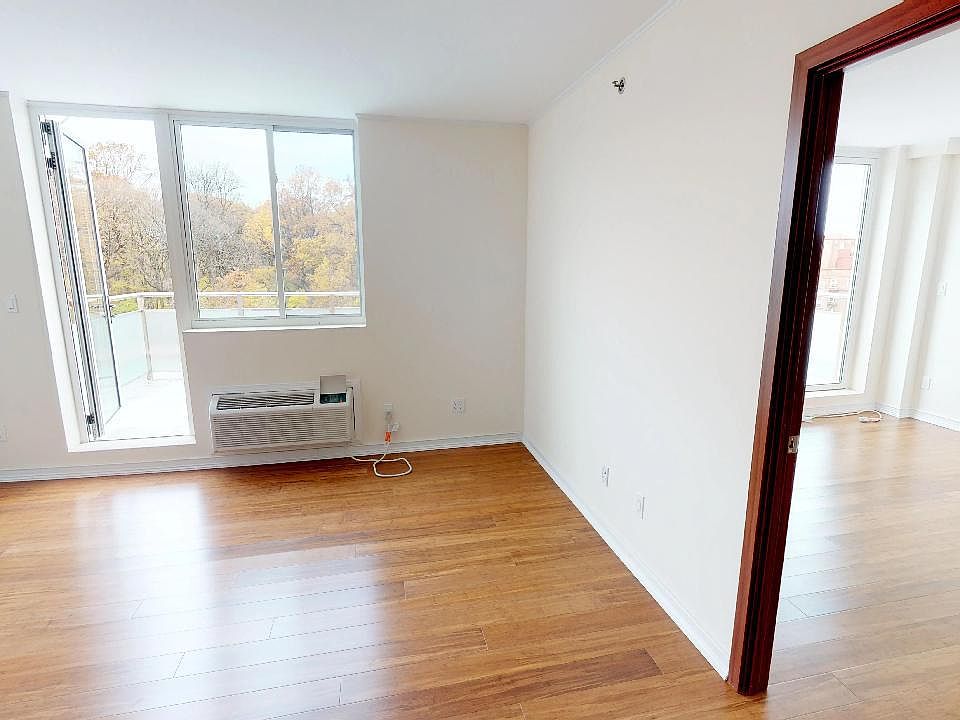 1st image of 8276 116th St #802