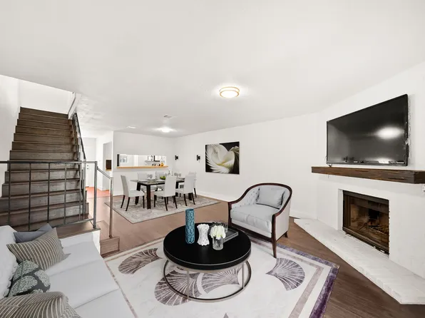 88 Winchester Dr, Euless, TX 76039