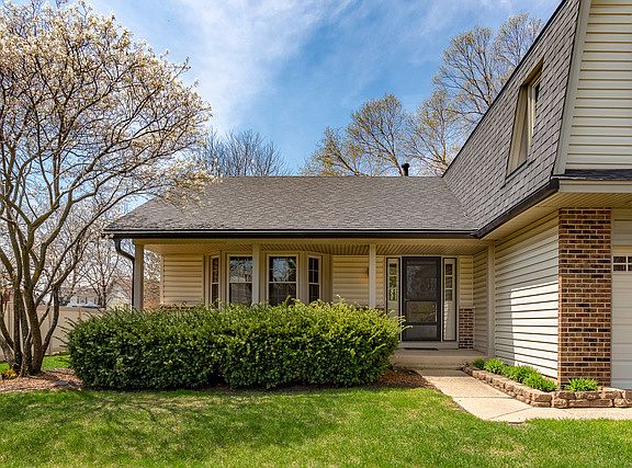2nd image of 1807 Louisiana Dr