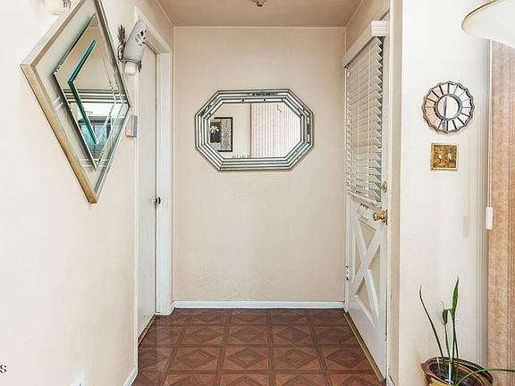 4th image of 11643 S Wilton Pl