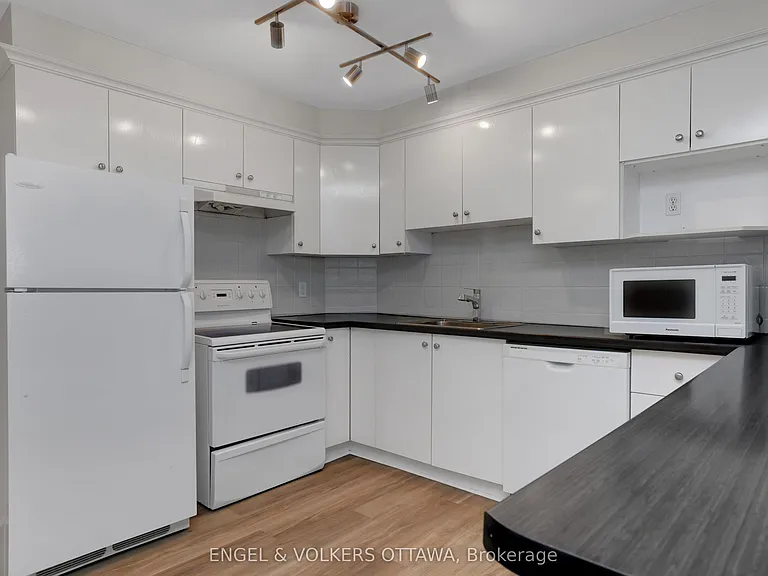504 Hilson Ave — Photo 12