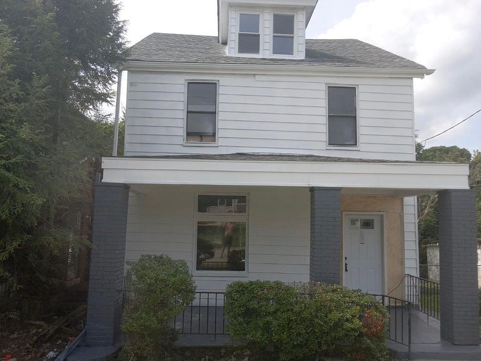 1st image of 910 Newport Dr