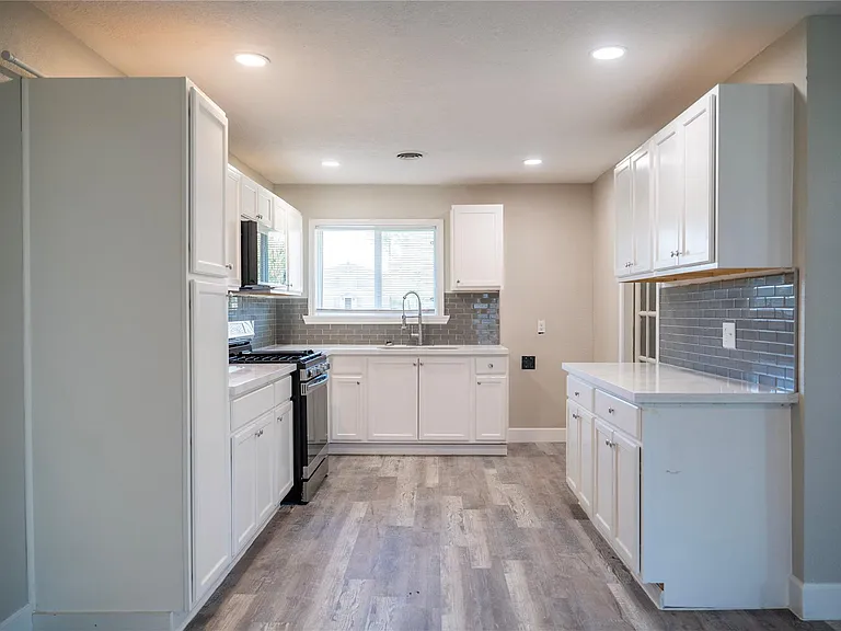 5502 Elm Tree Dr — Photo 8