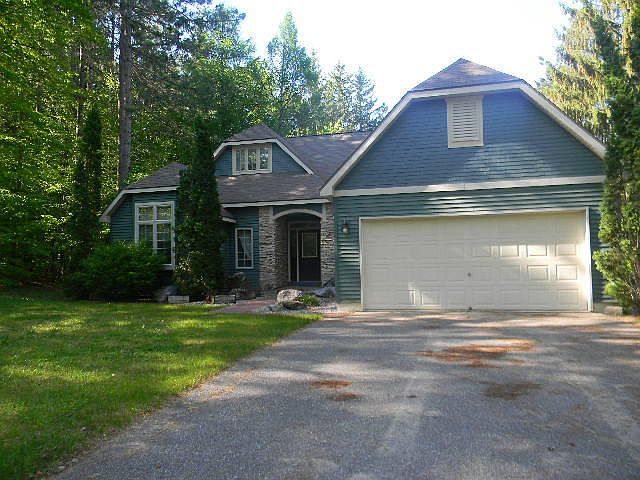 1st image of 13852 Woodland Dr