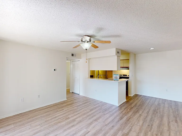Lakewood Place — Photo 49